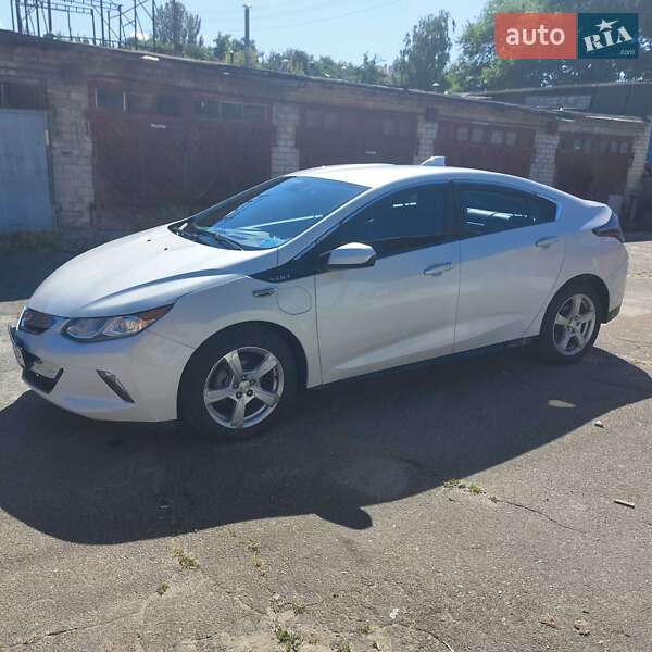 Хэтчбек Chevrolet Volt 2015 в Киеве