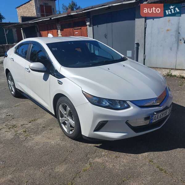 Хэтчбек Chevrolet Volt 2015 в Киеве