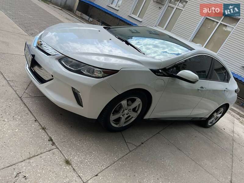 Хэтчбек Chevrolet Volt 2018 в Днепре