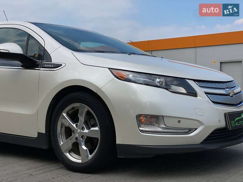 Хэтчбек Chevrolet Volt 2012 в Киеве