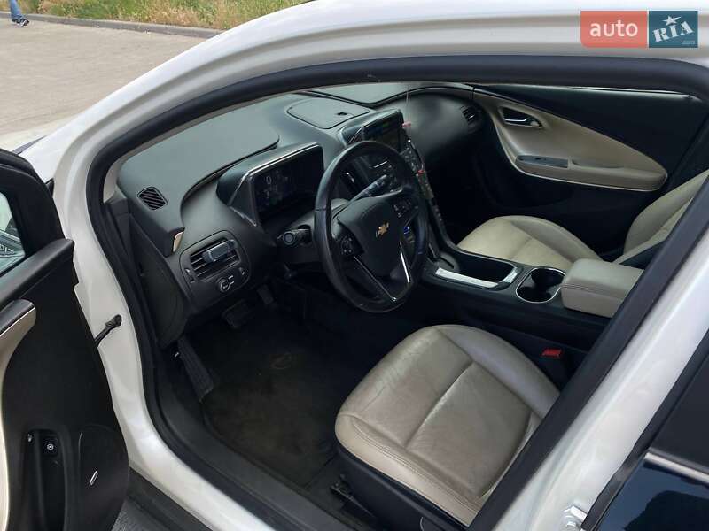 Хэтчбек Chevrolet Volt 2012 в Киеве