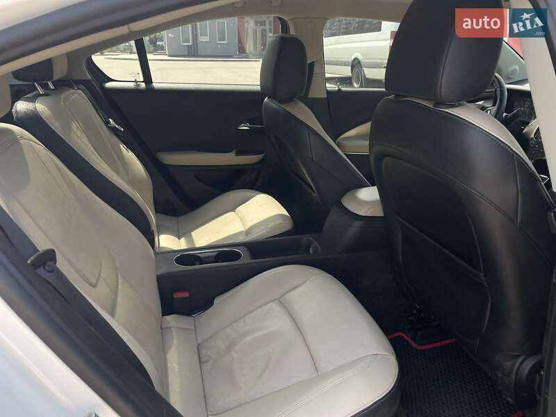 Хэтчбек Chevrolet Volt 2011 в Днепре