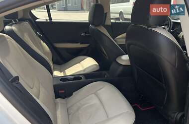 Хэтчбек Chevrolet Volt 2011 в 