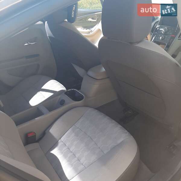 Хэтчбек Chevrolet Volt 2015 в Харькове