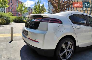 Хэтчбек Chevrolet Volt 2010 в 