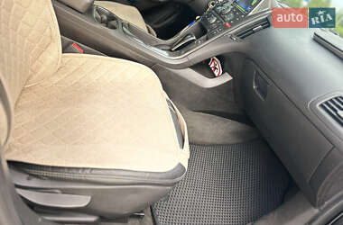 Хэтчбек Chevrolet Volt 2012 в 