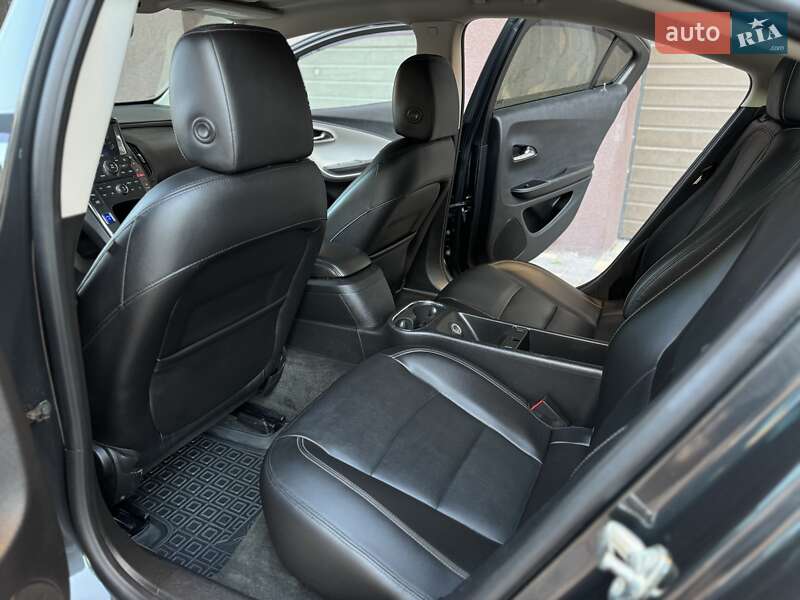 Хэтчбек Chevrolet Volt 2015 в Виннице
