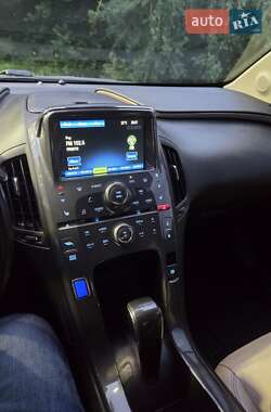 Хэтчбек Chevrolet Volt 2012 в 