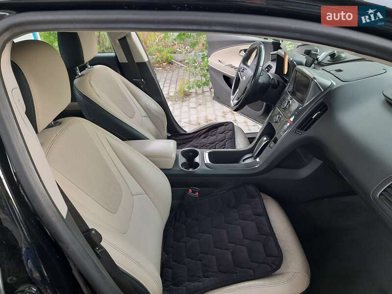 Хэтчбек Chevrolet Volt 2011 в Кременчуге
