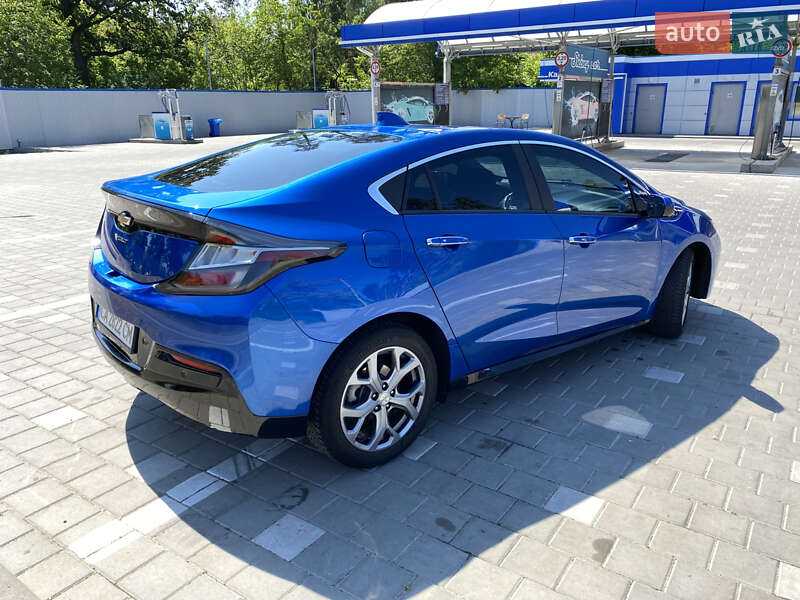 Хэтчбек Chevrolet Volt 2015 в Черкассах