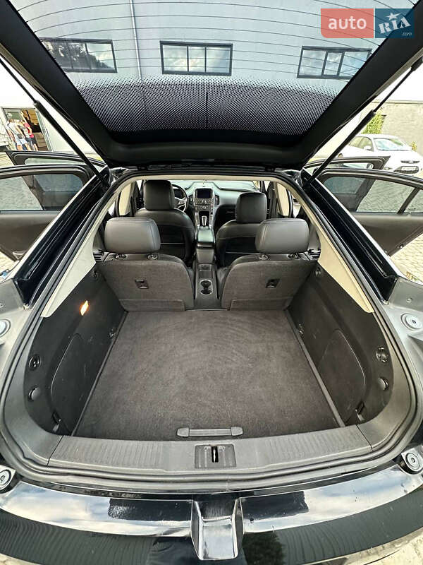 Хэтчбек Chevrolet Volt 2011 в Ивано-Франковске