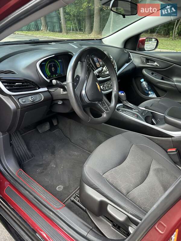 Хэтчбек Chevrolet Volt 2016 в Киеве