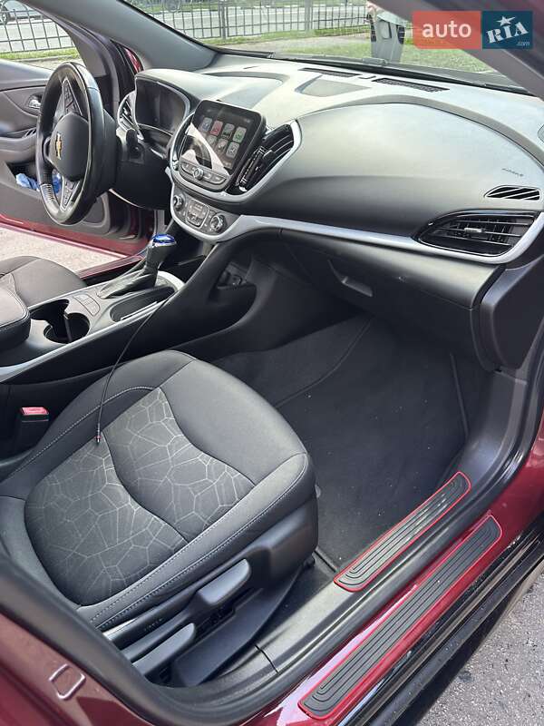 Хэтчбек Chevrolet Volt 2016 в Киеве