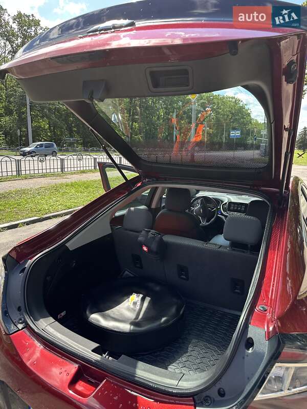 Хэтчбек Chevrolet Volt 2016 в Киеве