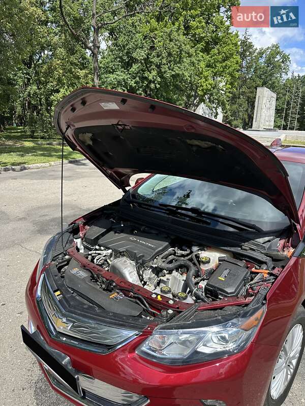 Хэтчбек Chevrolet Volt 2016 в Киеве