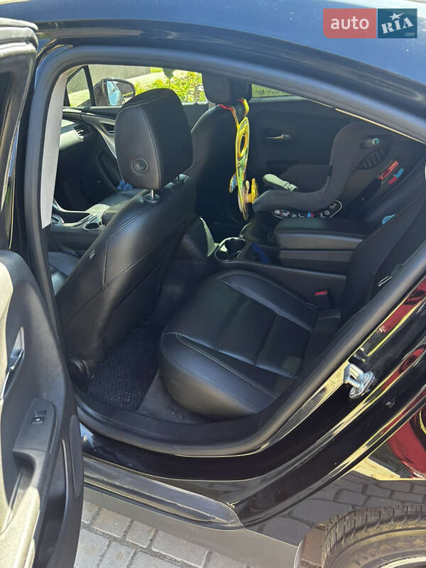 Хэтчбек Chevrolet Volt 2015 в Ивано-Франковске