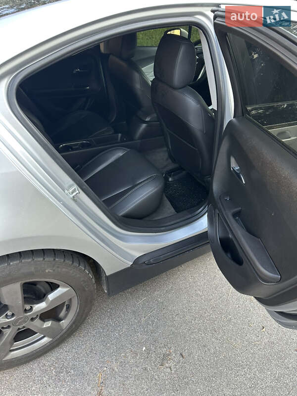 Хетчбек Chevrolet Volt 2010 в Києві