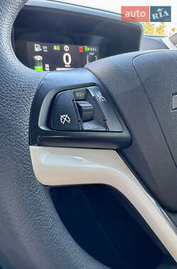 Хэтчбек Chevrolet Volt 2011 в 