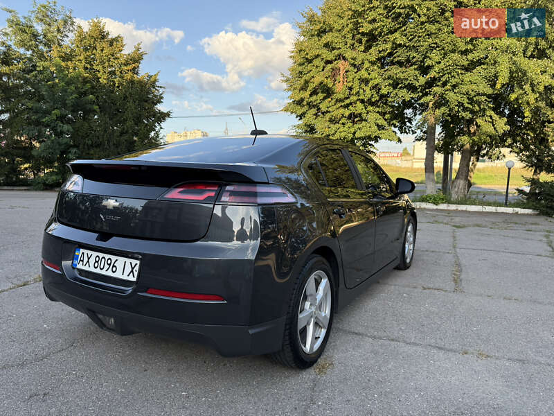 Хэтчбек Chevrolet Volt 2015 в Харькове