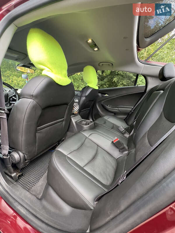 Хэтчбек Chevrolet Volt 2015 в Киеве фото 12 Хэтчбек Chevrolet Volt 2015 в Киеве