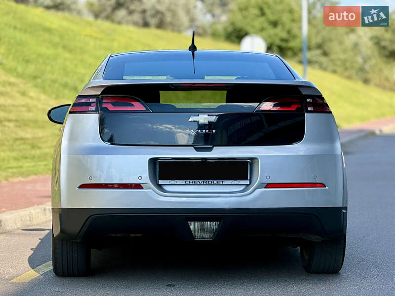 Хэтчбек Chevrolet Volt 2011 в Киеве
