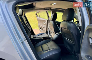 Хэтчбек Chevrolet Volt 2011 в 