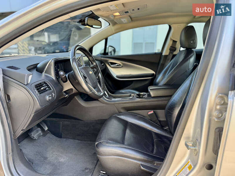 Хэтчбек Chevrolet Volt 2011 в Киеве