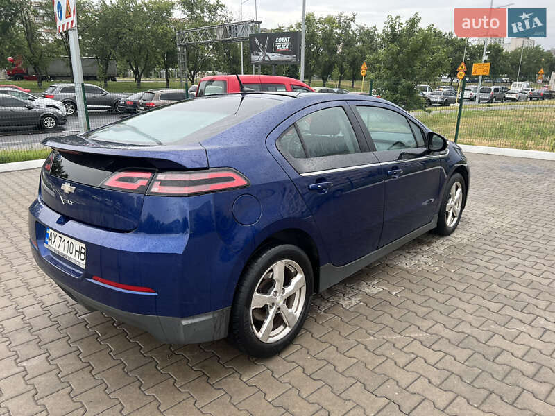 Хэтчбек Chevrolet Volt 2013 в Киеве