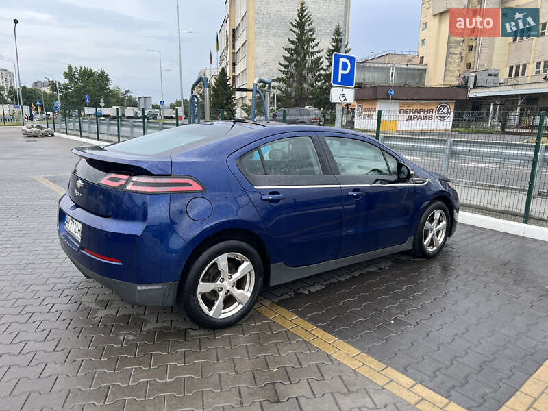 Хэтчбек Chevrolet Volt 2013 в Киеве
