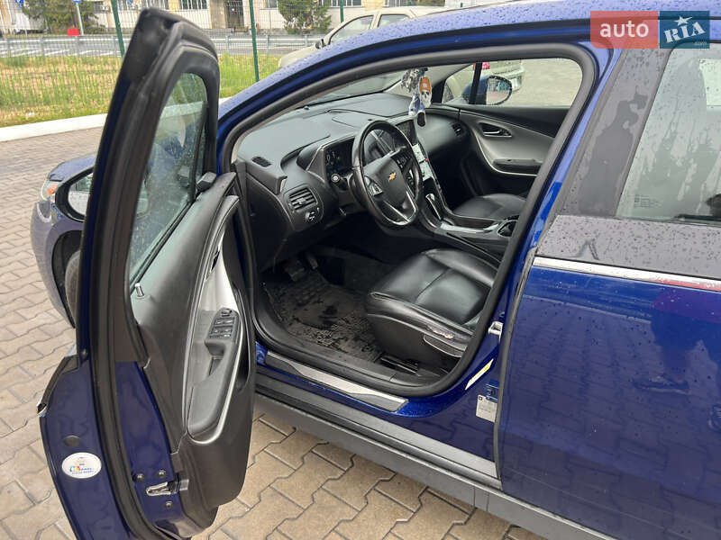 Хэтчбек Chevrolet Volt 2013 в Киеве