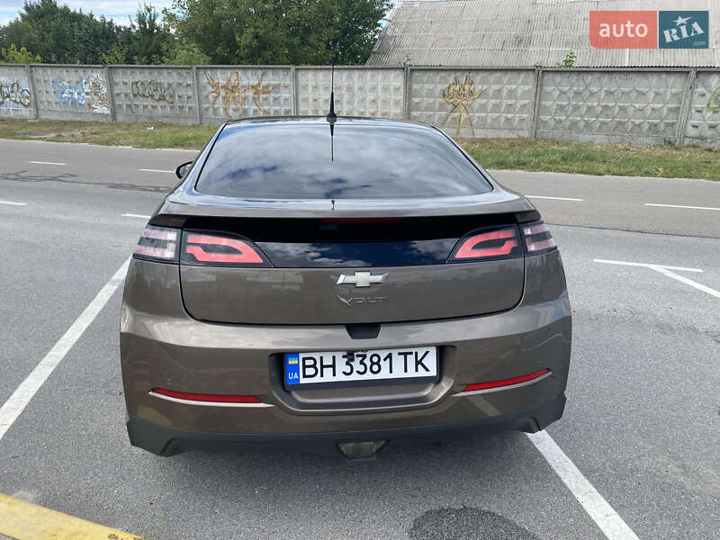 Хэтчбек Chevrolet Volt 2014 в Киеве
