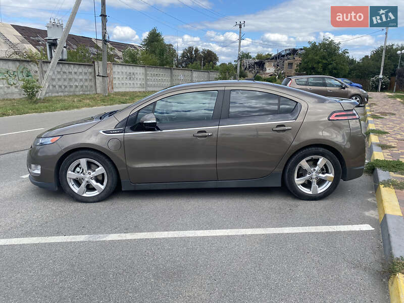 Хэтчбек Chevrolet Volt 2014 в Киеве