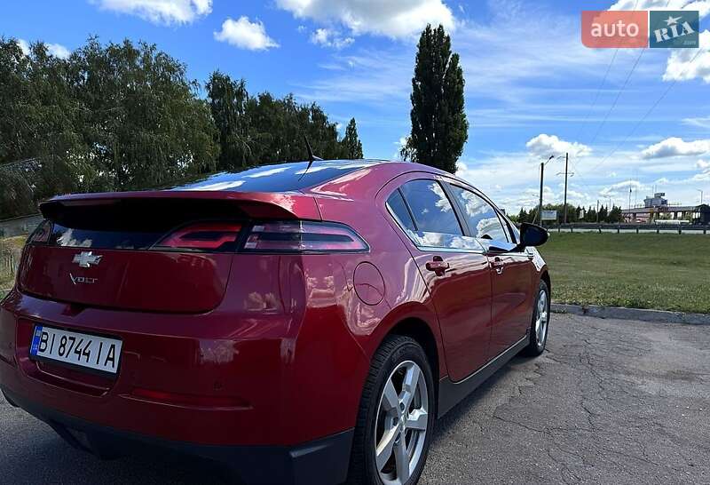 Хэтчбек Chevrolet Volt 2013 в Пирятине