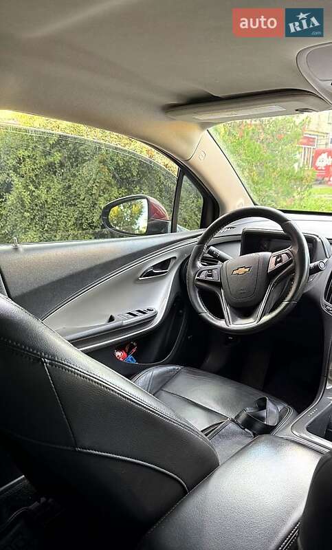 Хэтчбек Chevrolet Volt 2013 в Пирятине