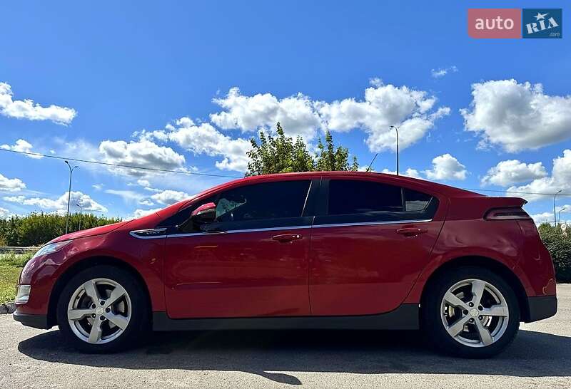Хэтчбек Chevrolet Volt 2013 в Пирятине