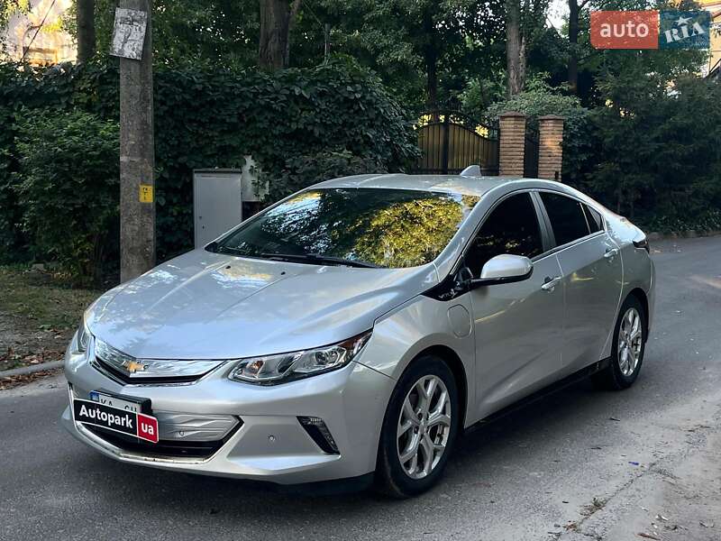 Хэтчбек Chevrolet Volt 2016 в 