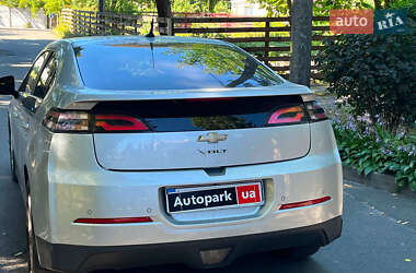 Хэтчбек Chevrolet Volt 2014 в 