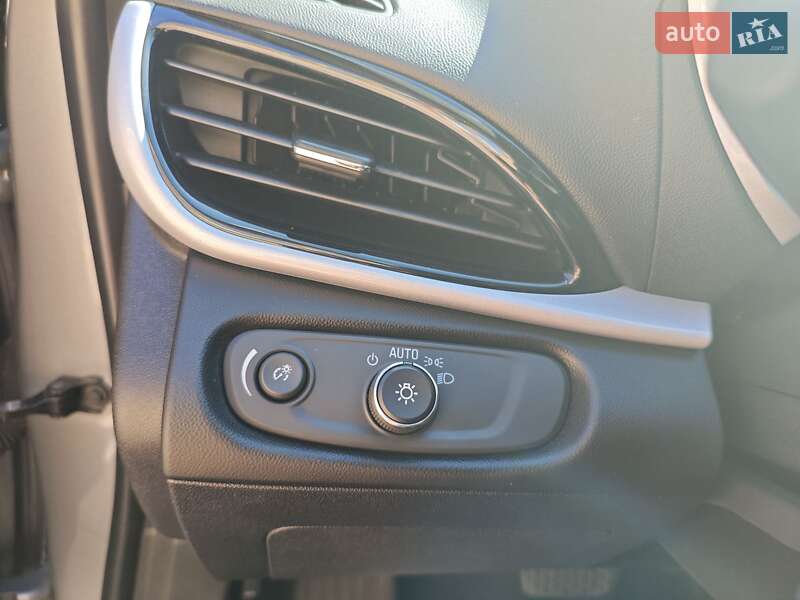 Хэтчбек Chevrolet Volt 2018 в Запорожье