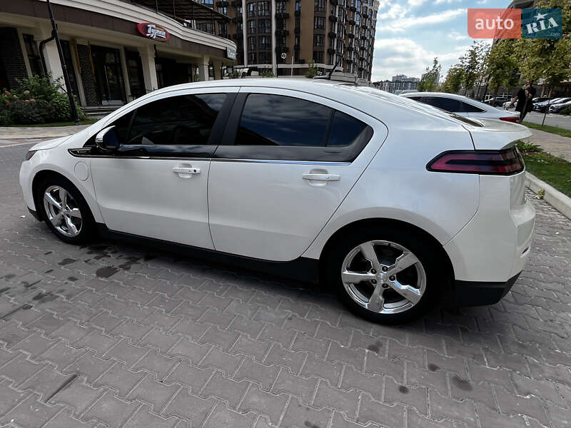 Хэтчбек Chevrolet Volt 2013 в Киеве