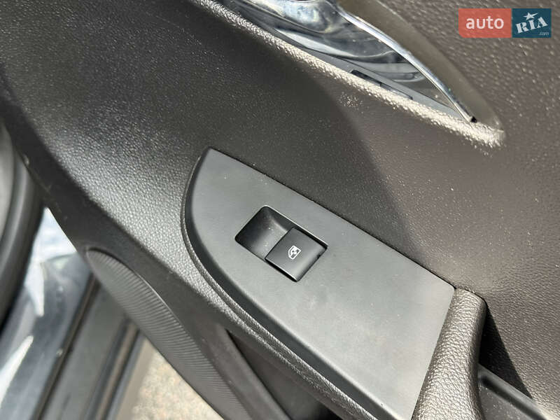 Хэтчбек Chevrolet Volt 2014 в Киеве