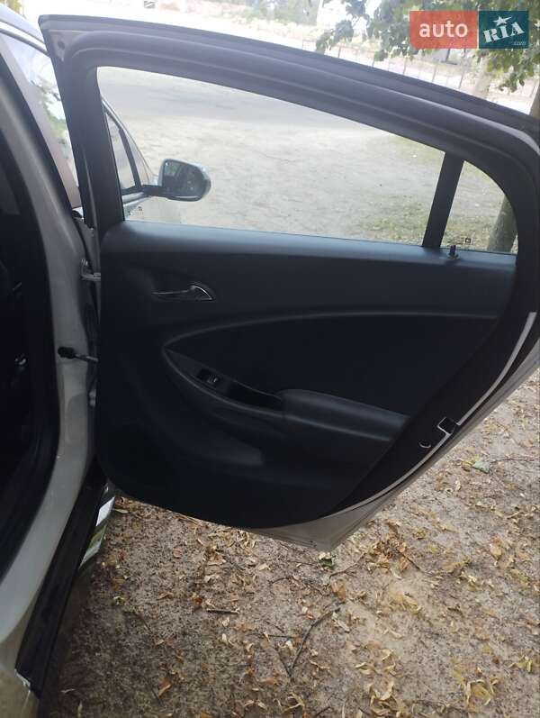 Хэтчбек Chevrolet Volt 2015 в Черкассах фото 13 Хэтчбек Chevrolet Volt 2015 в Черкассах