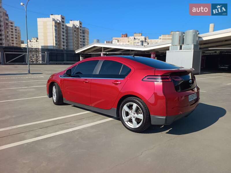 Хэтчбек Chevrolet Volt 2011 в Киеве