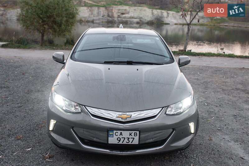 Хэтчбек Chevrolet Volt 2016 в 