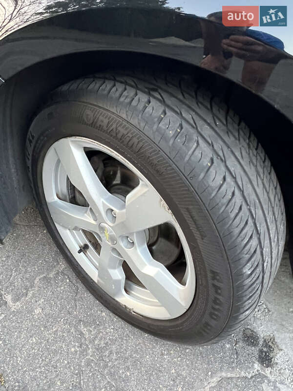 Хэтчбек Chevrolet Volt 2013 в Киеве