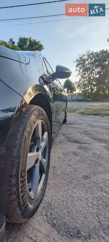 Хэтчбек Chevrolet Volt 2014 в Запорожье