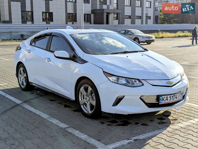 Хэтчбек Chevrolet Volt 2019 в Киеве