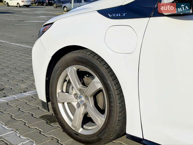 Хэтчбек Chevrolet Volt 2019 в Киеве