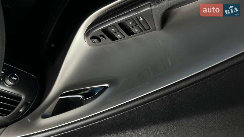 Хэтчбек Chevrolet Volt 2012 в Львове