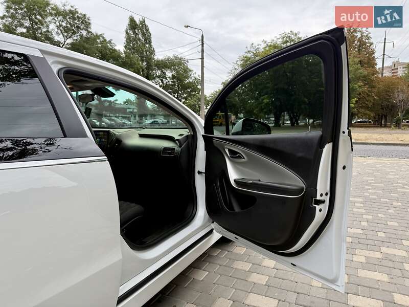 Хэтчбек Chevrolet Volt 2015 в Одессе