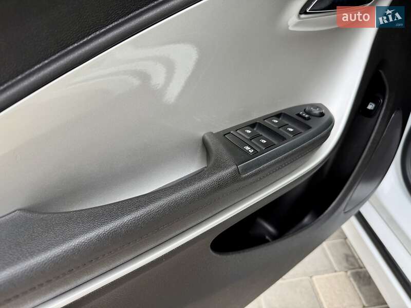 Хэтчбек Chevrolet Volt 2015 в Одессе